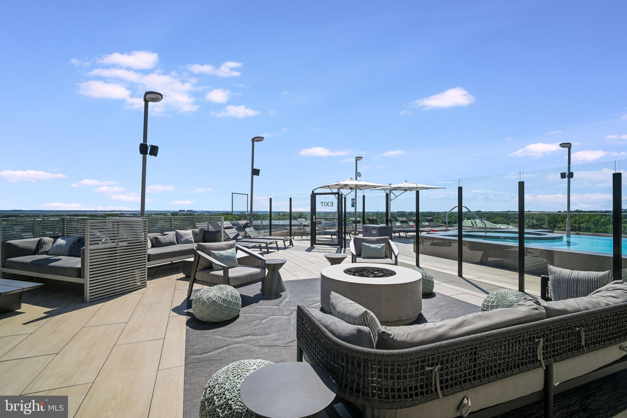 CLARENDON 1021 - Residential Lease