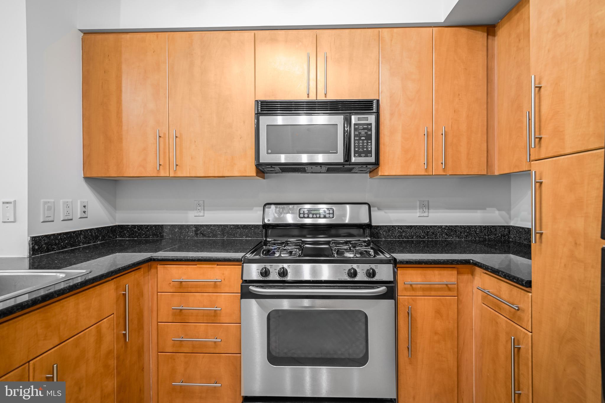 CLARENDON 1021 - Residential Lease