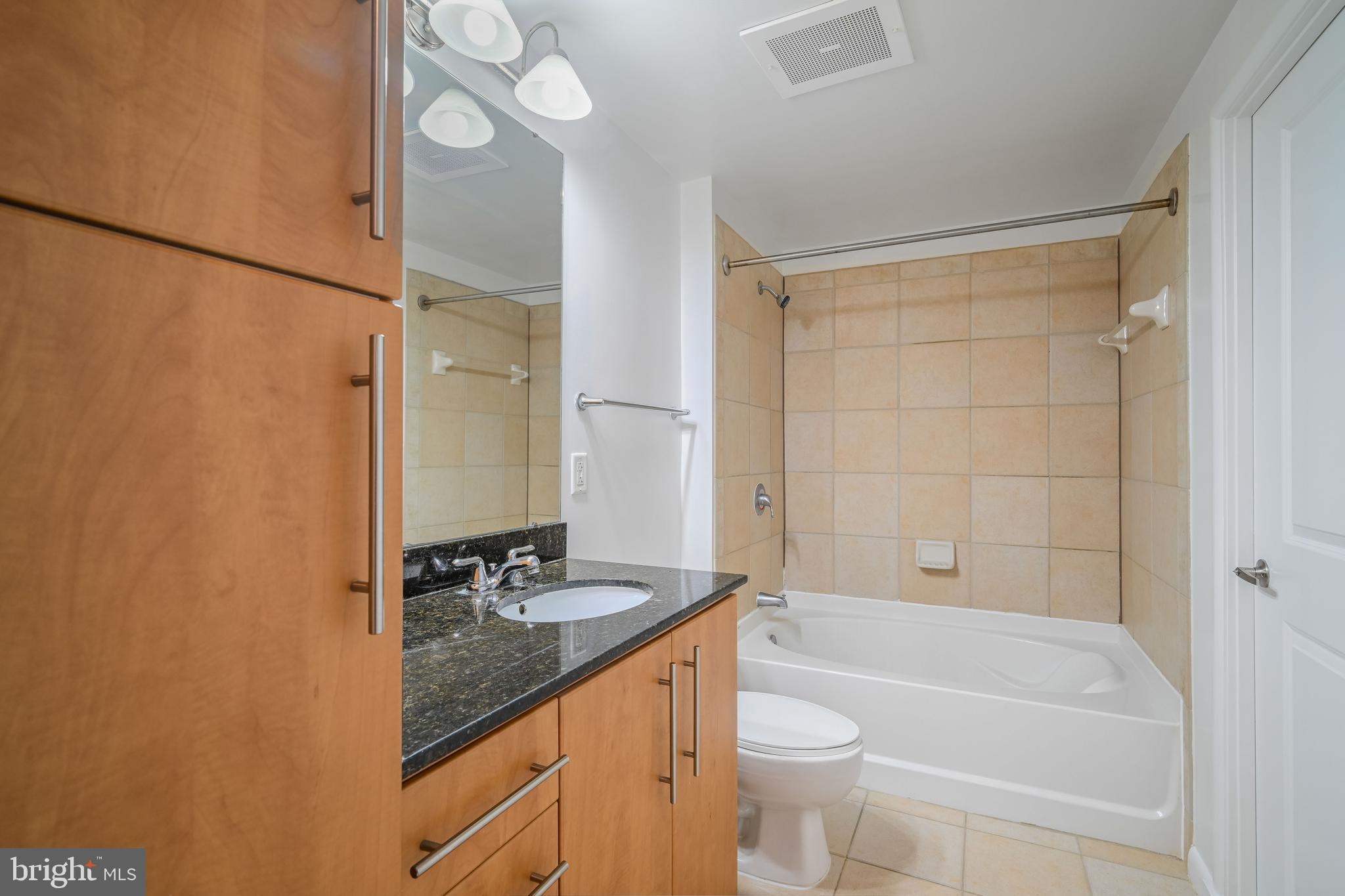 CLARENDON 1021 - Residential Lease