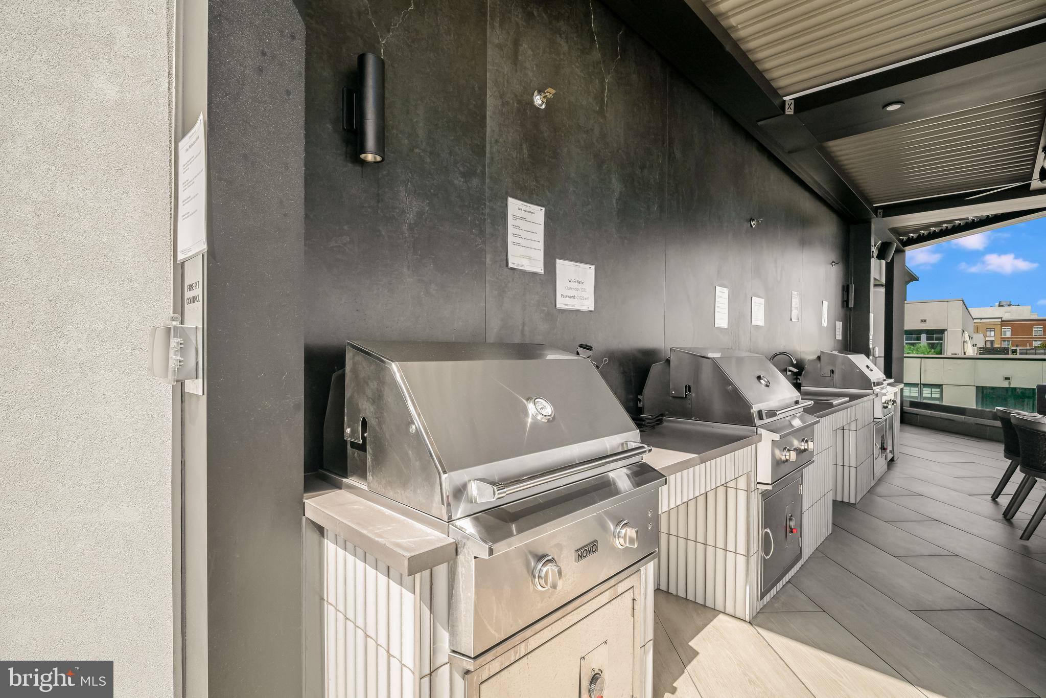 CLARENDON 1021 - Residential Lease