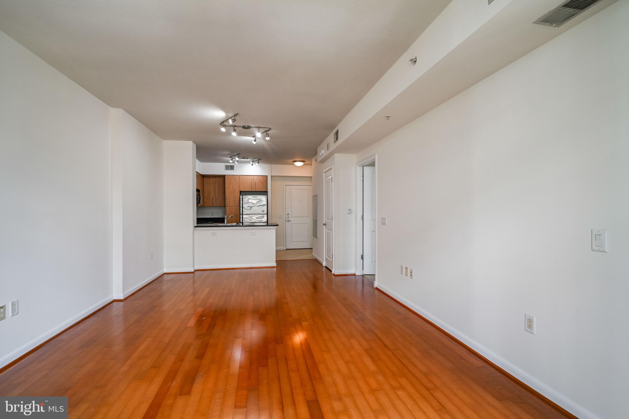 CLARENDON 1021 - Residential Lease
