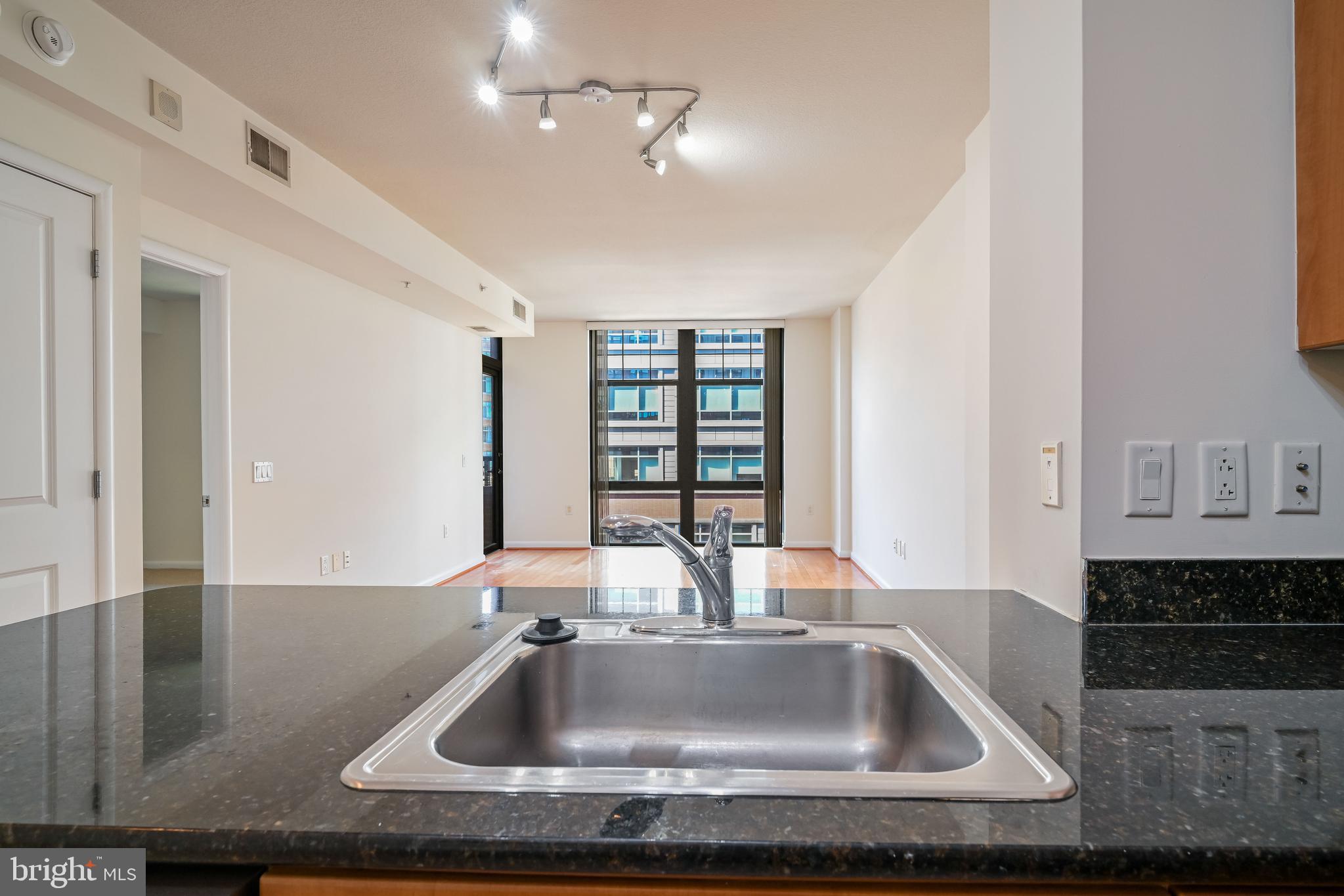 CLARENDON 1021 - Residential Lease