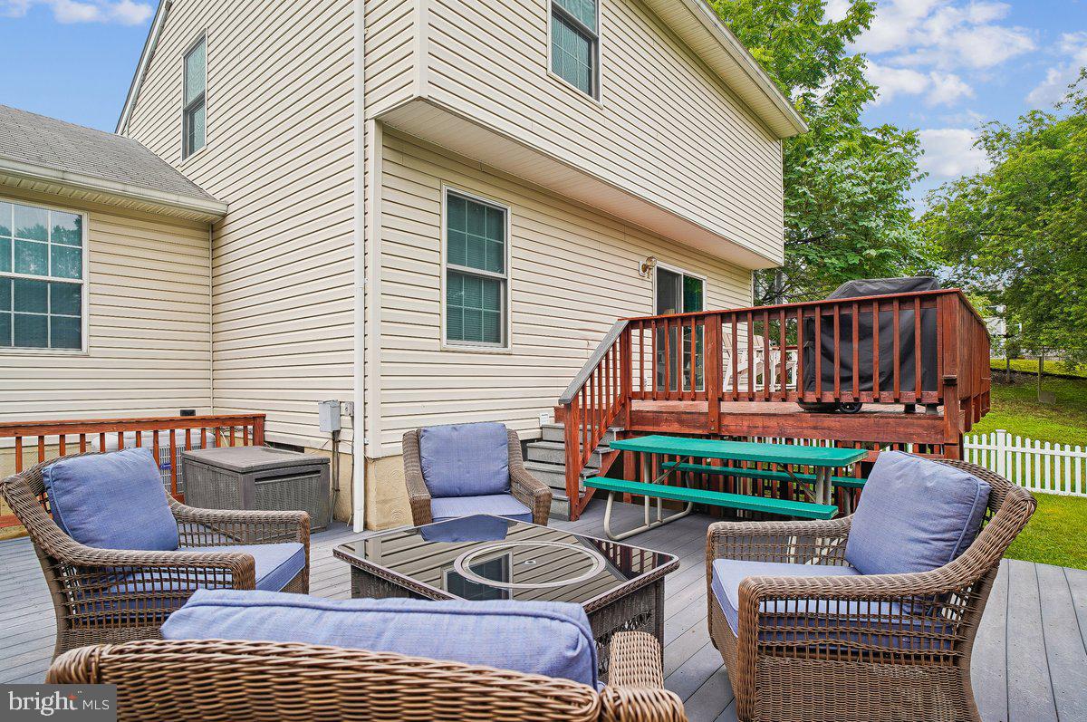 726 HILLCREST DRIVE