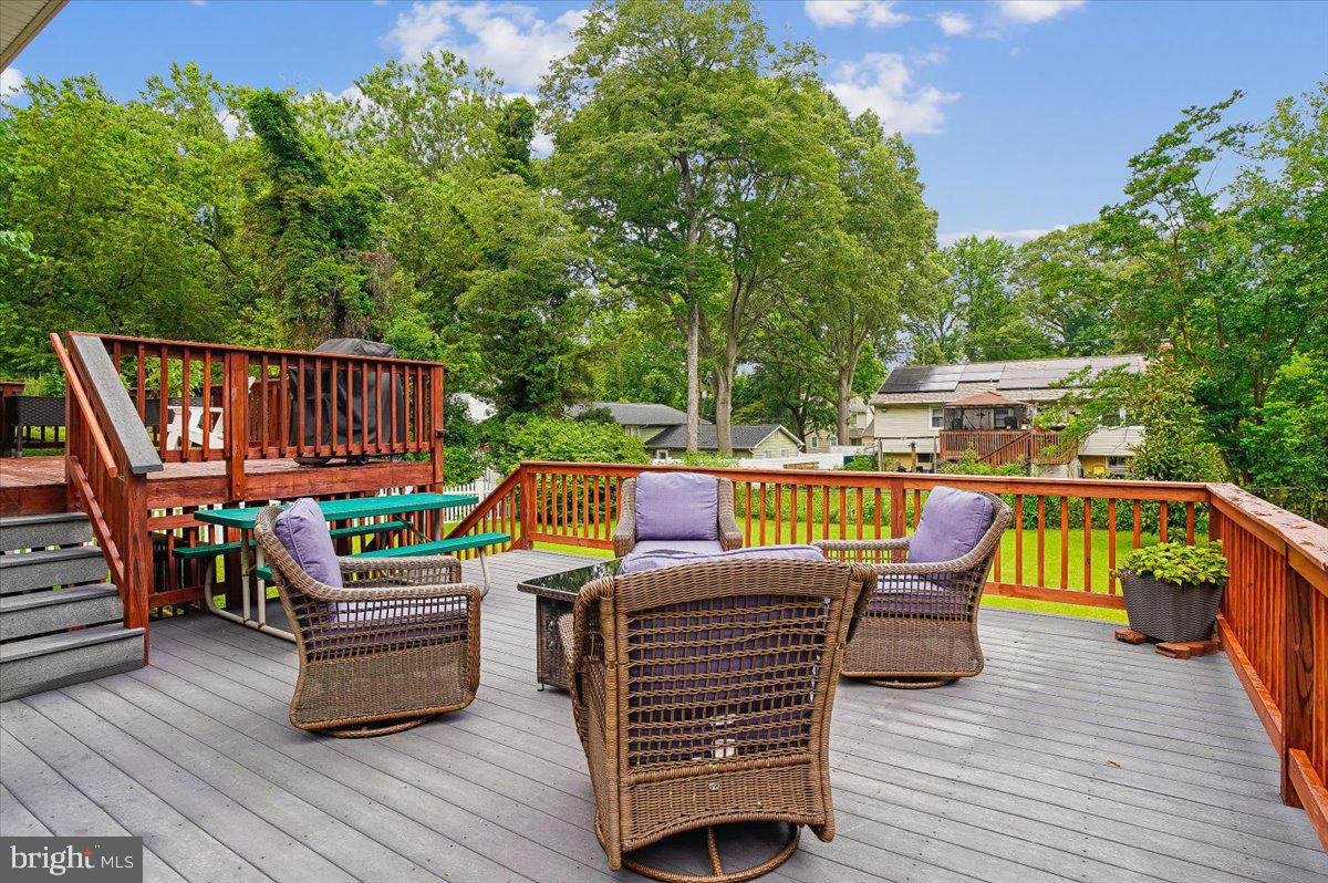 726 HILLCREST DRIVE