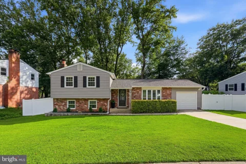 7023 Ashbury Drive, Springfield, VA MLS: VAFX2333086