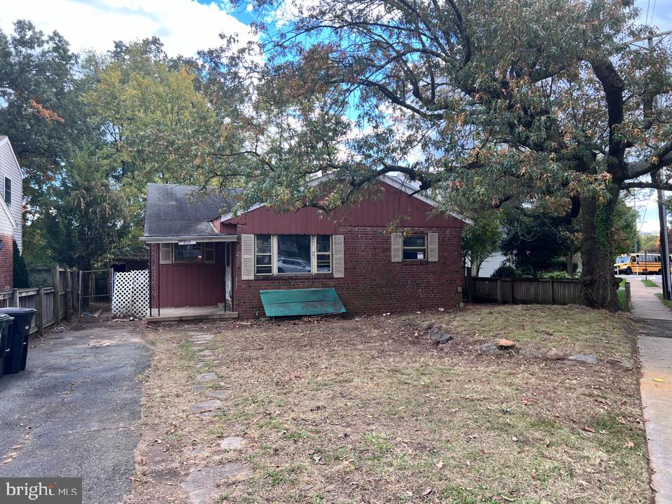 205 S PERSHING DRIVE