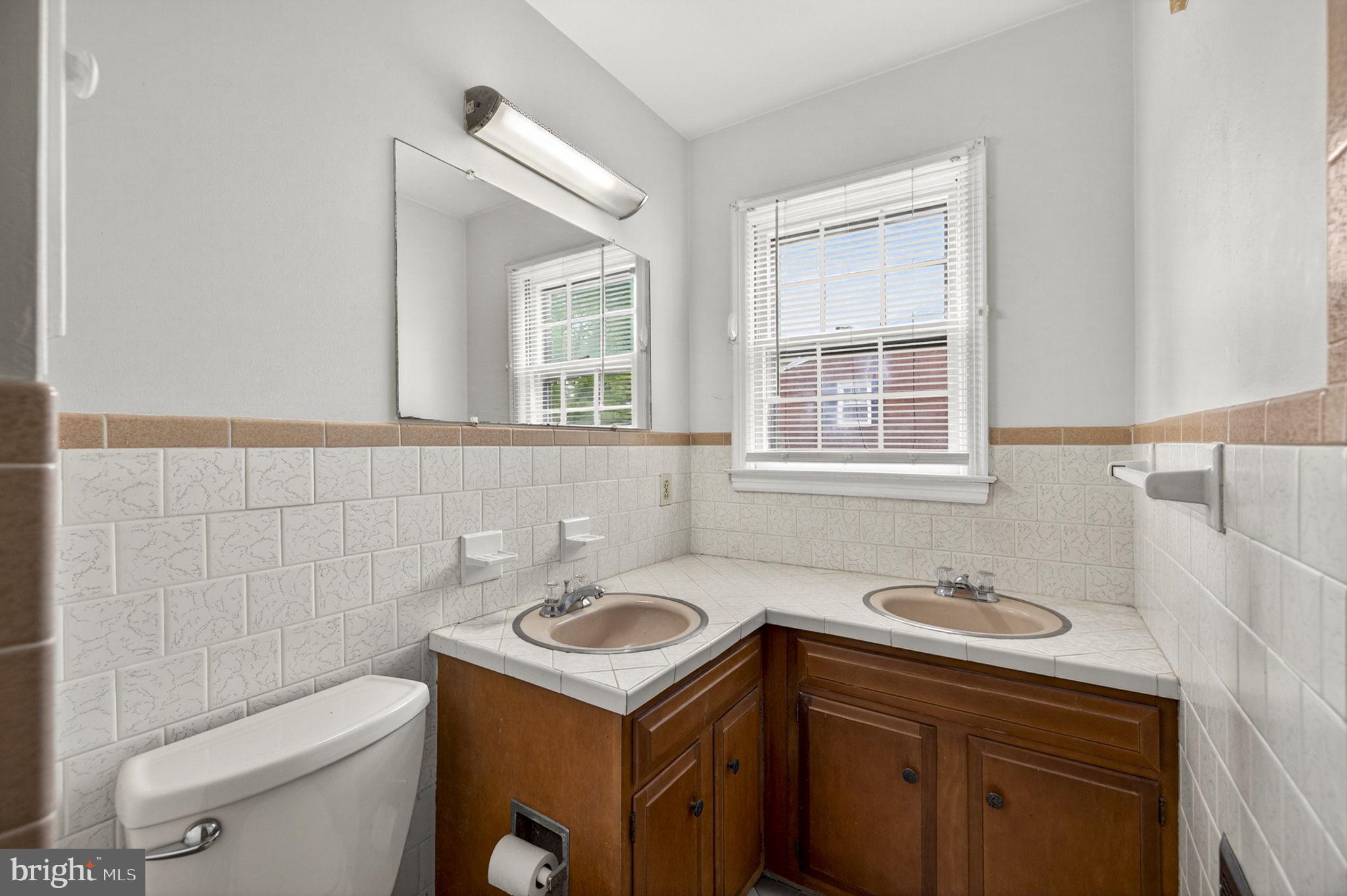 BROADVIEW ACRES - Residential