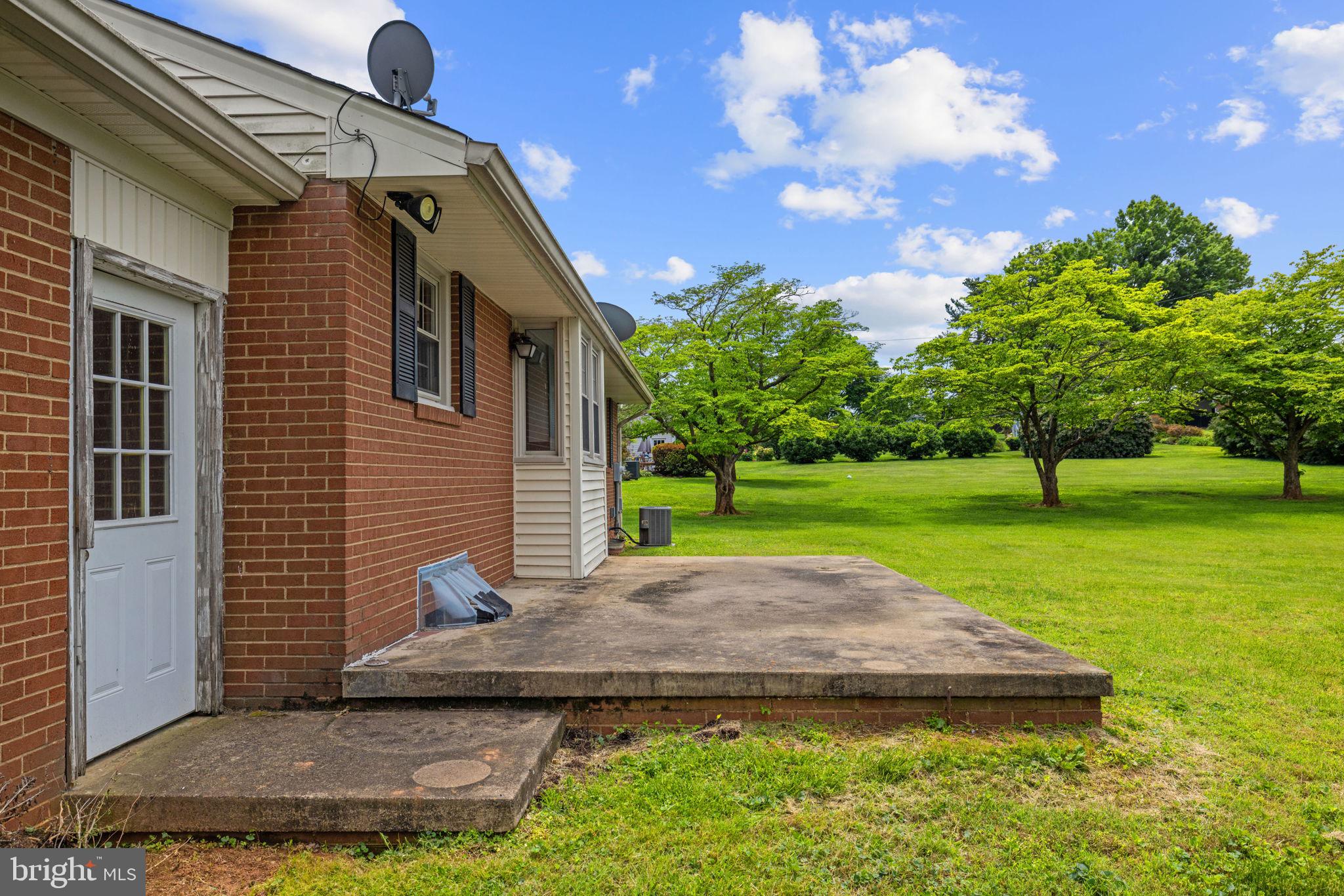 BROADVIEW ACRES - Residential