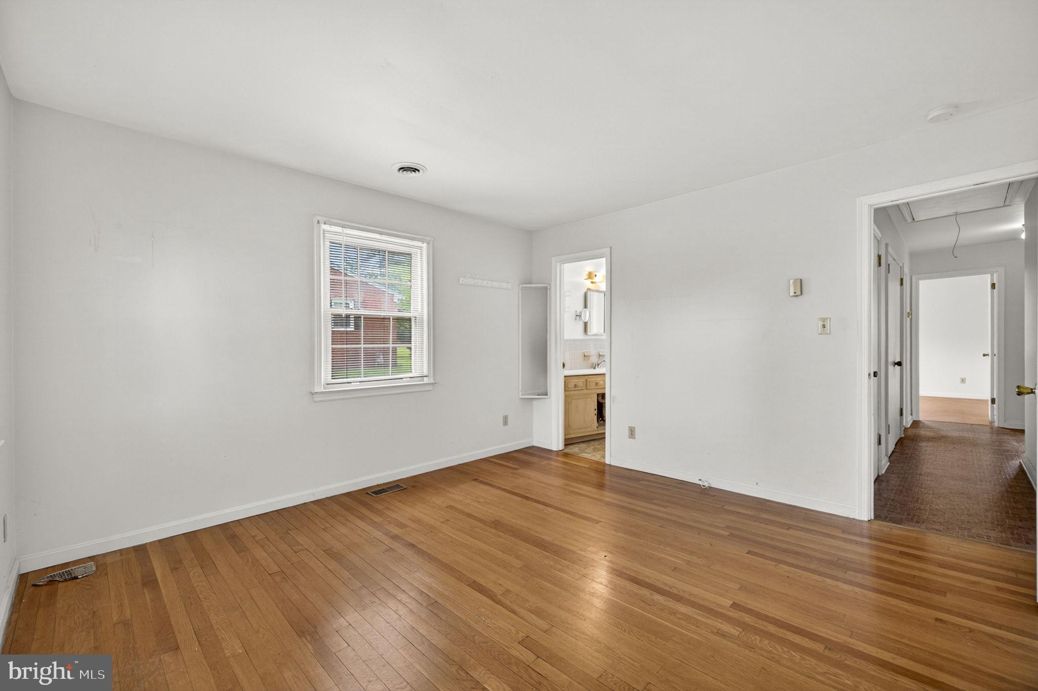 BROADVIEW ACRES - Residential