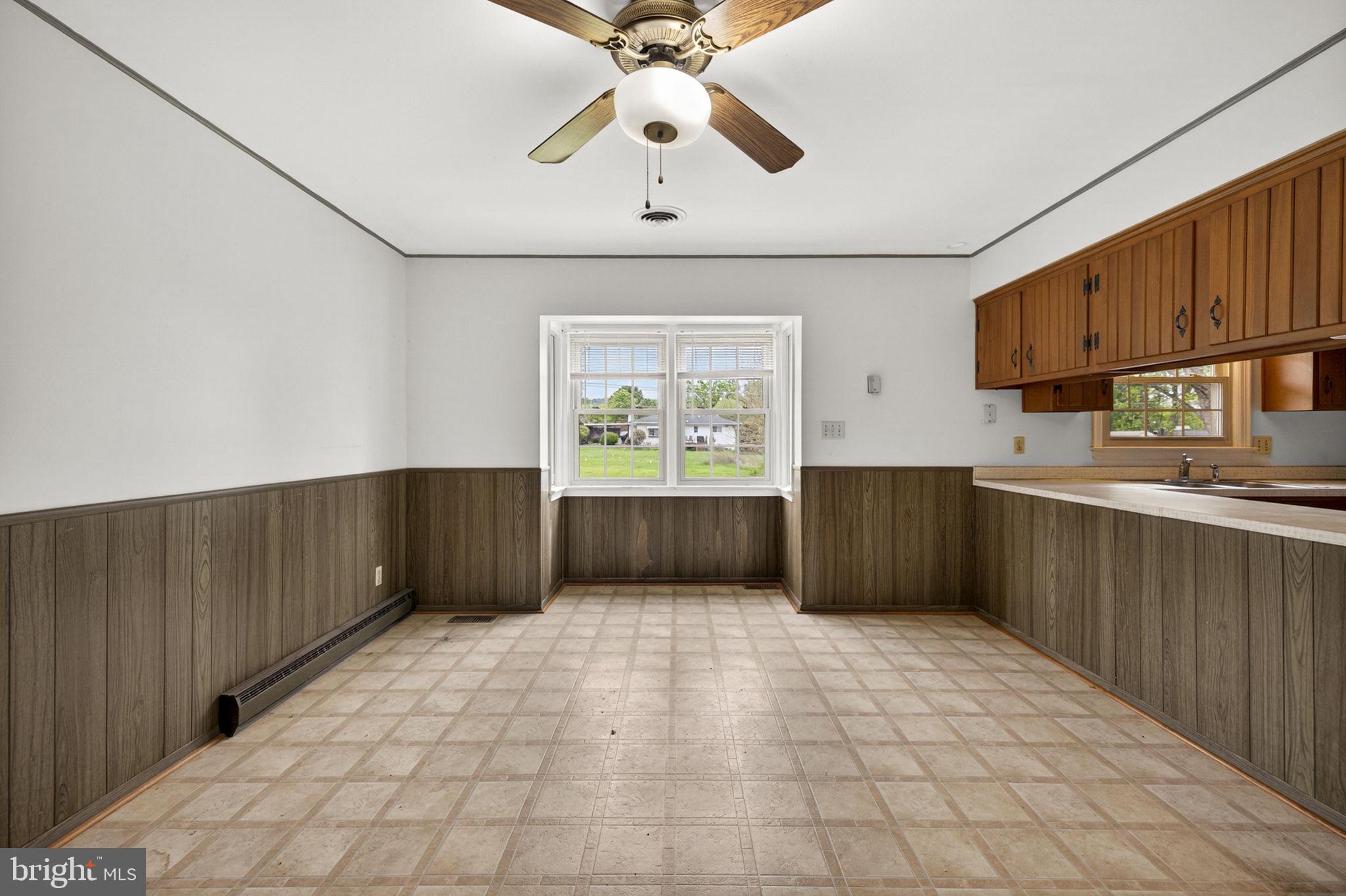 BROADVIEW ACRES - Residential