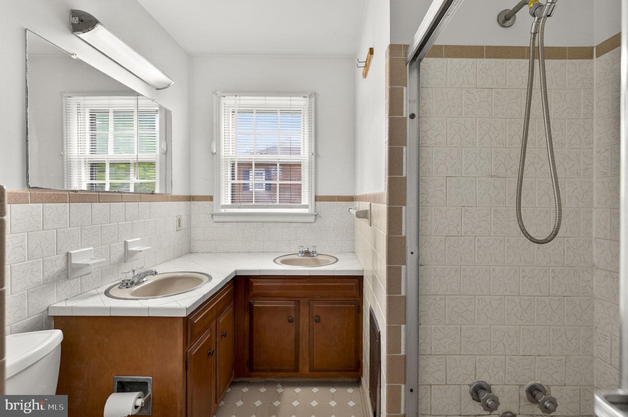 BROADVIEW ACRES - Residential