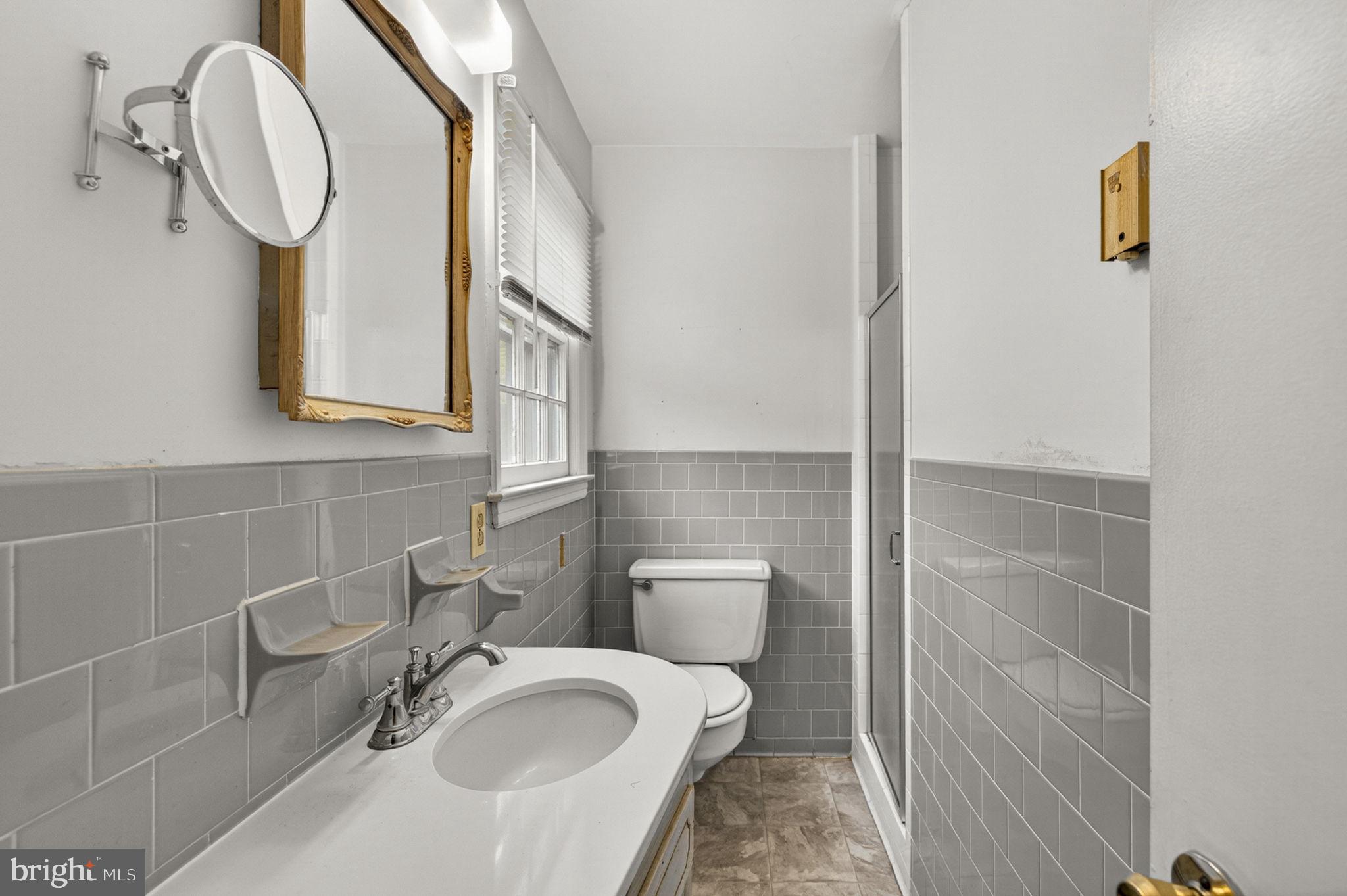 BROADVIEW ACRES - Residential