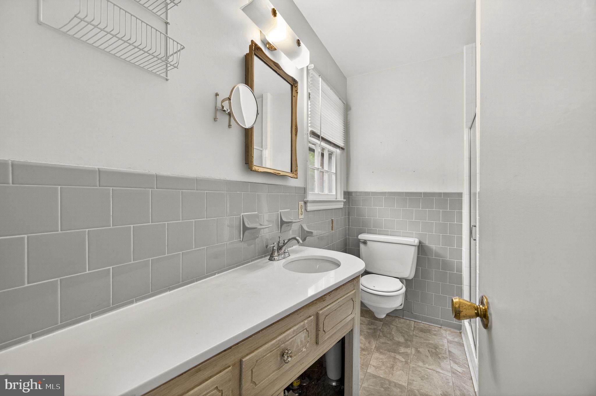 BROADVIEW ACRES - Residential