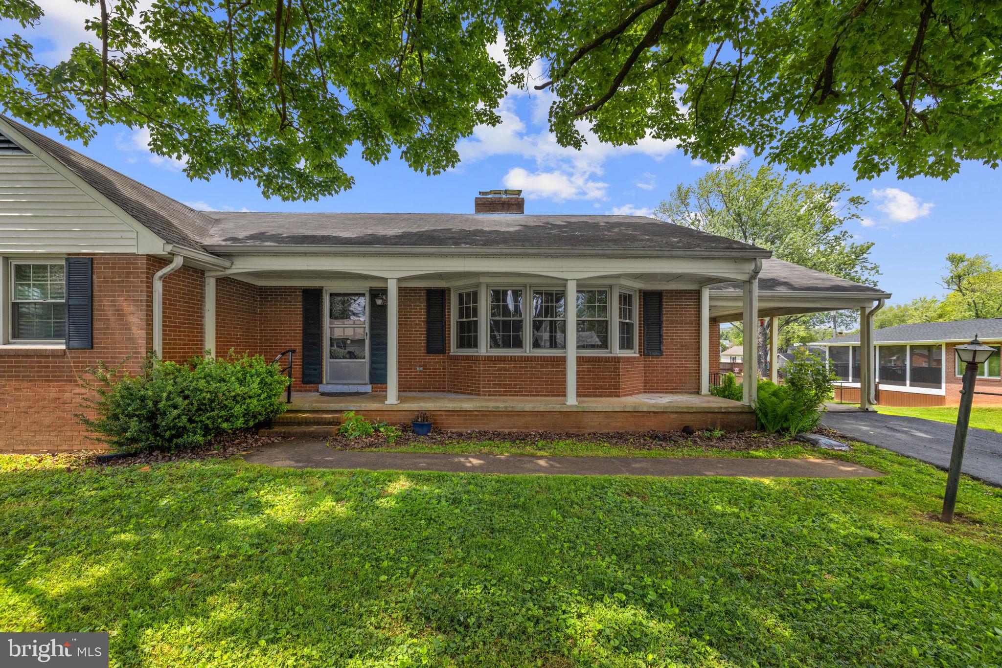 BROADVIEW ACRES - Residential