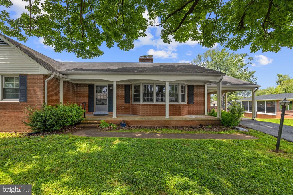 Photo of 312 Norfolk Drive, WARRENTON, VA 20186 (MLS # VAFQ2022058)