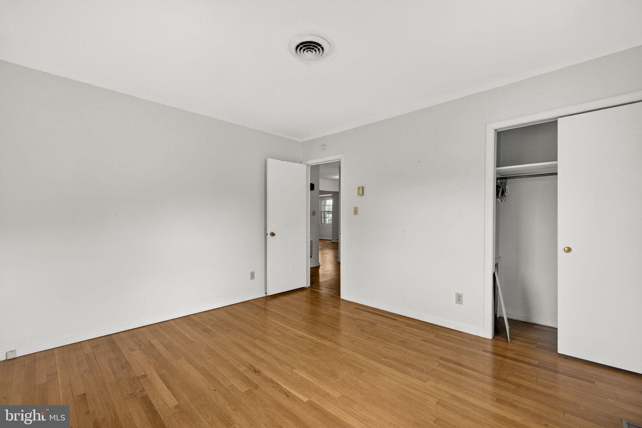 BROADVIEW ACRES - Residential