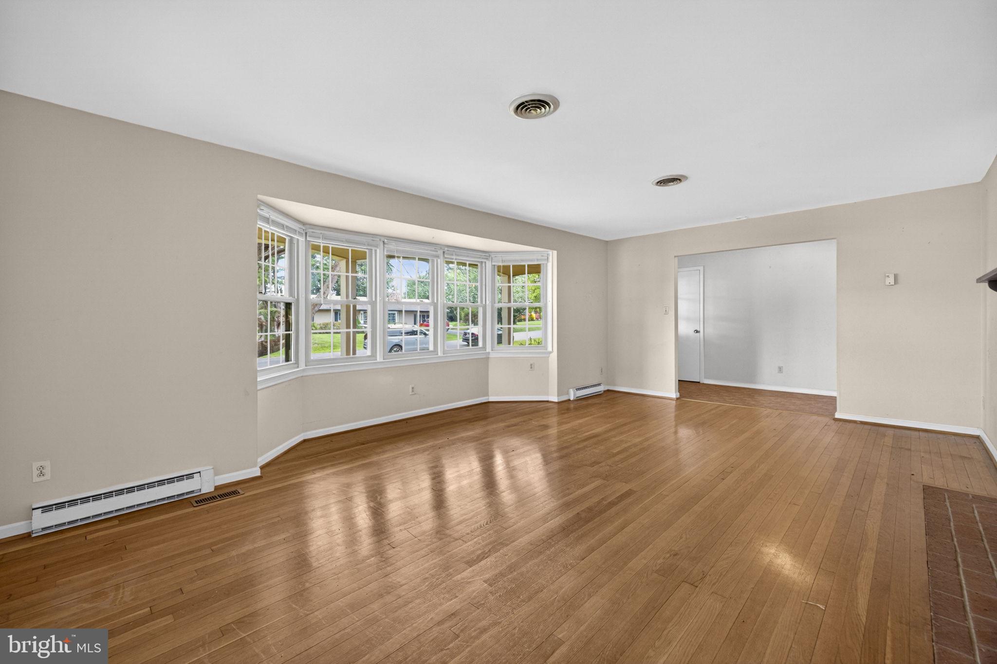 BROADVIEW ACRES - Residential