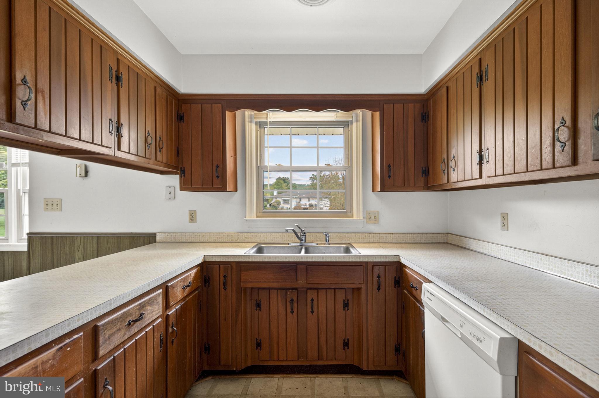 BROADVIEW ACRES - Residential