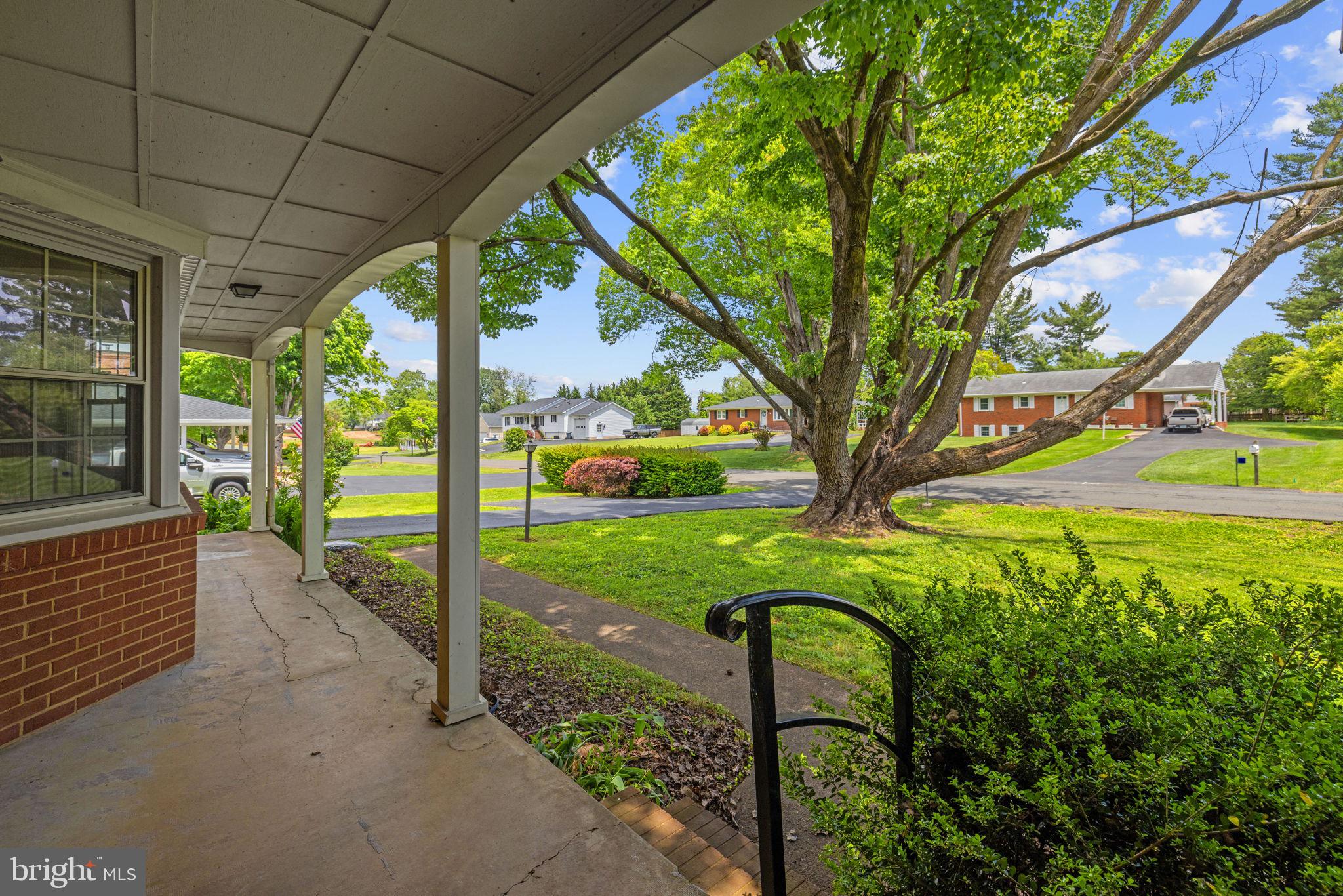 BROADVIEW ACRES - Residential