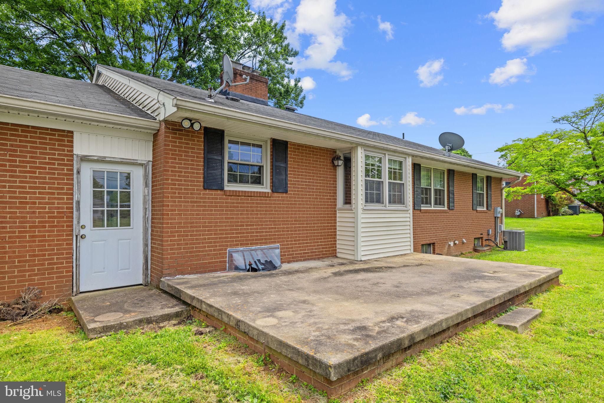 BROADVIEW ACRES - Residential
