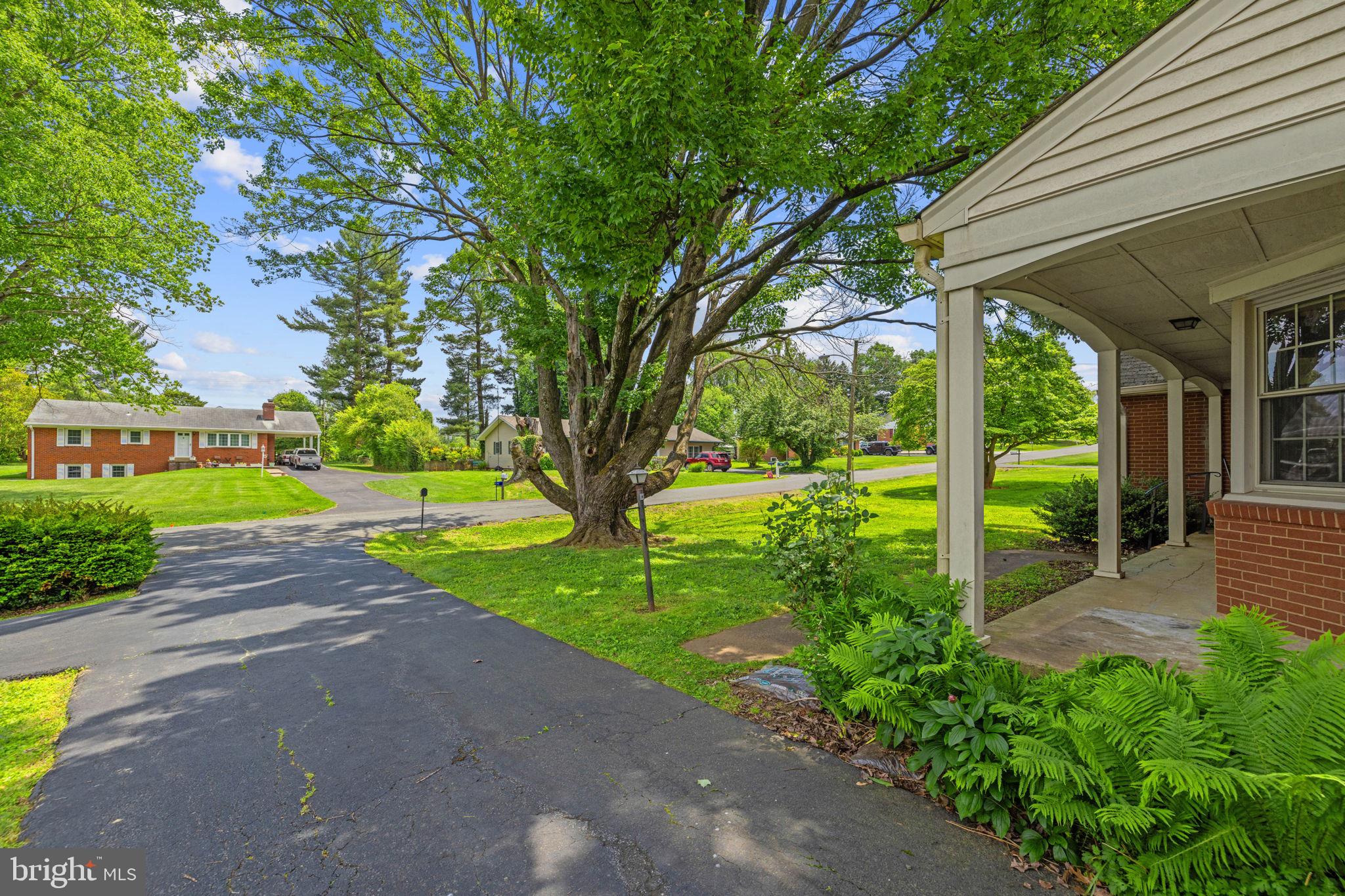BROADVIEW ACRES - Residential