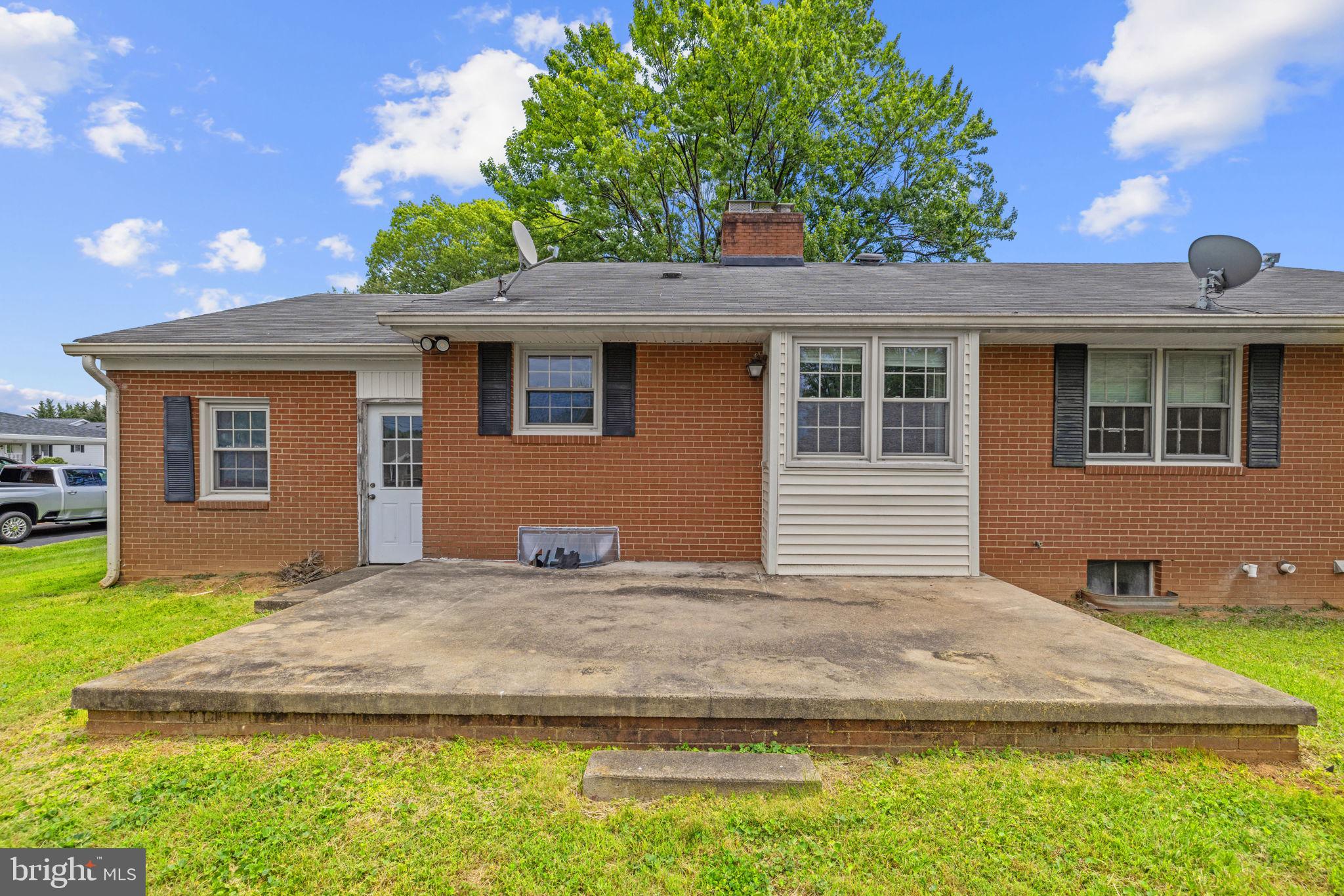 BROADVIEW ACRES - Residential