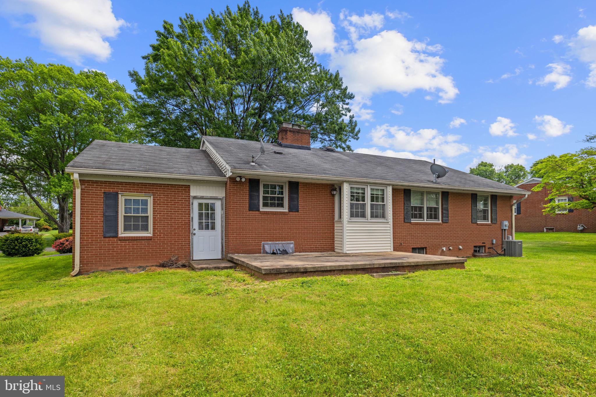 BROADVIEW ACRES - Residential