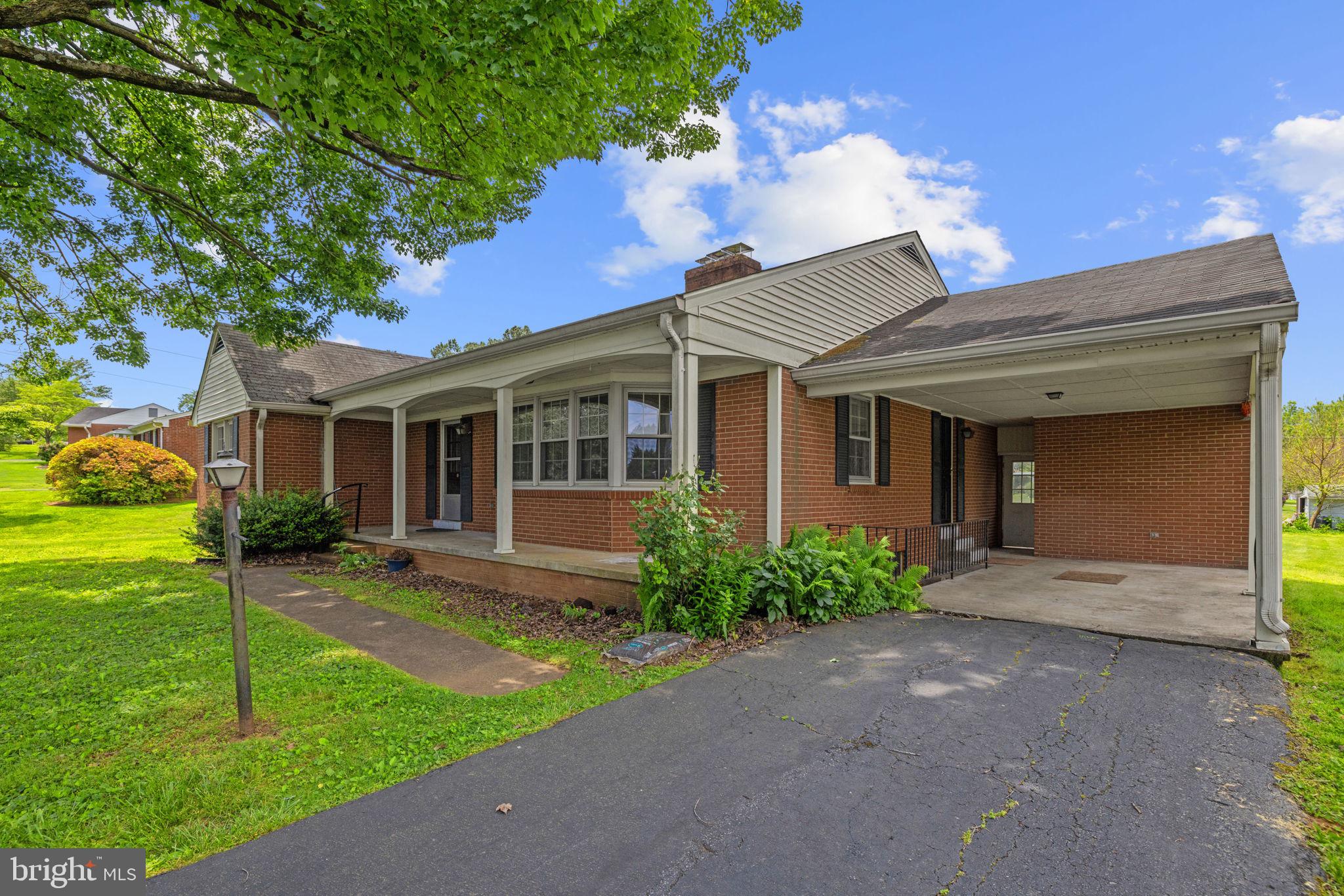 BROADVIEW ACRES - Residential