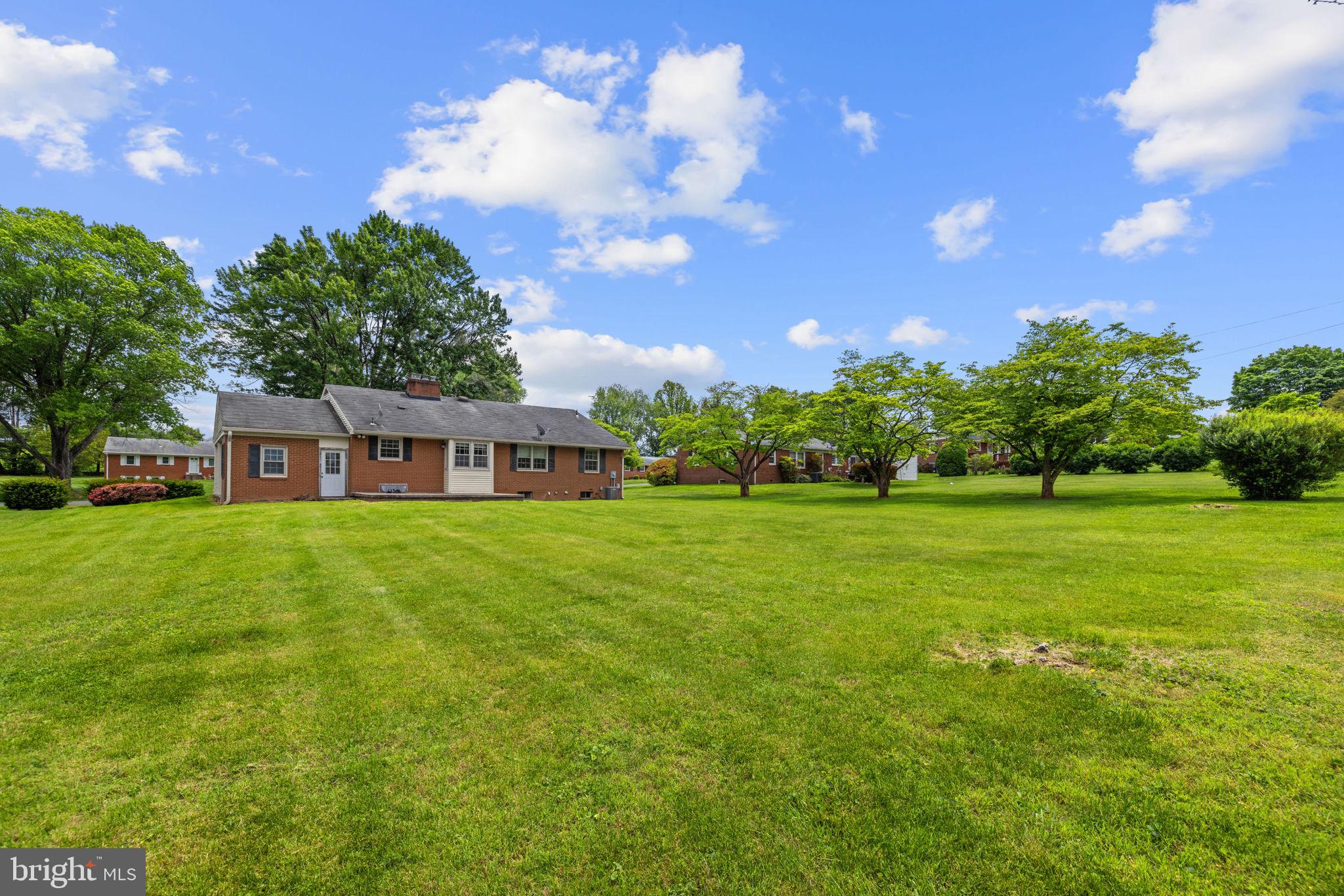 BROADVIEW ACRES - Residential