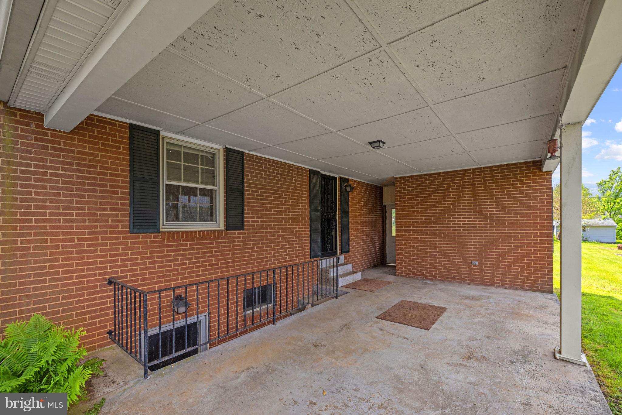 BROADVIEW ACRES - Residential