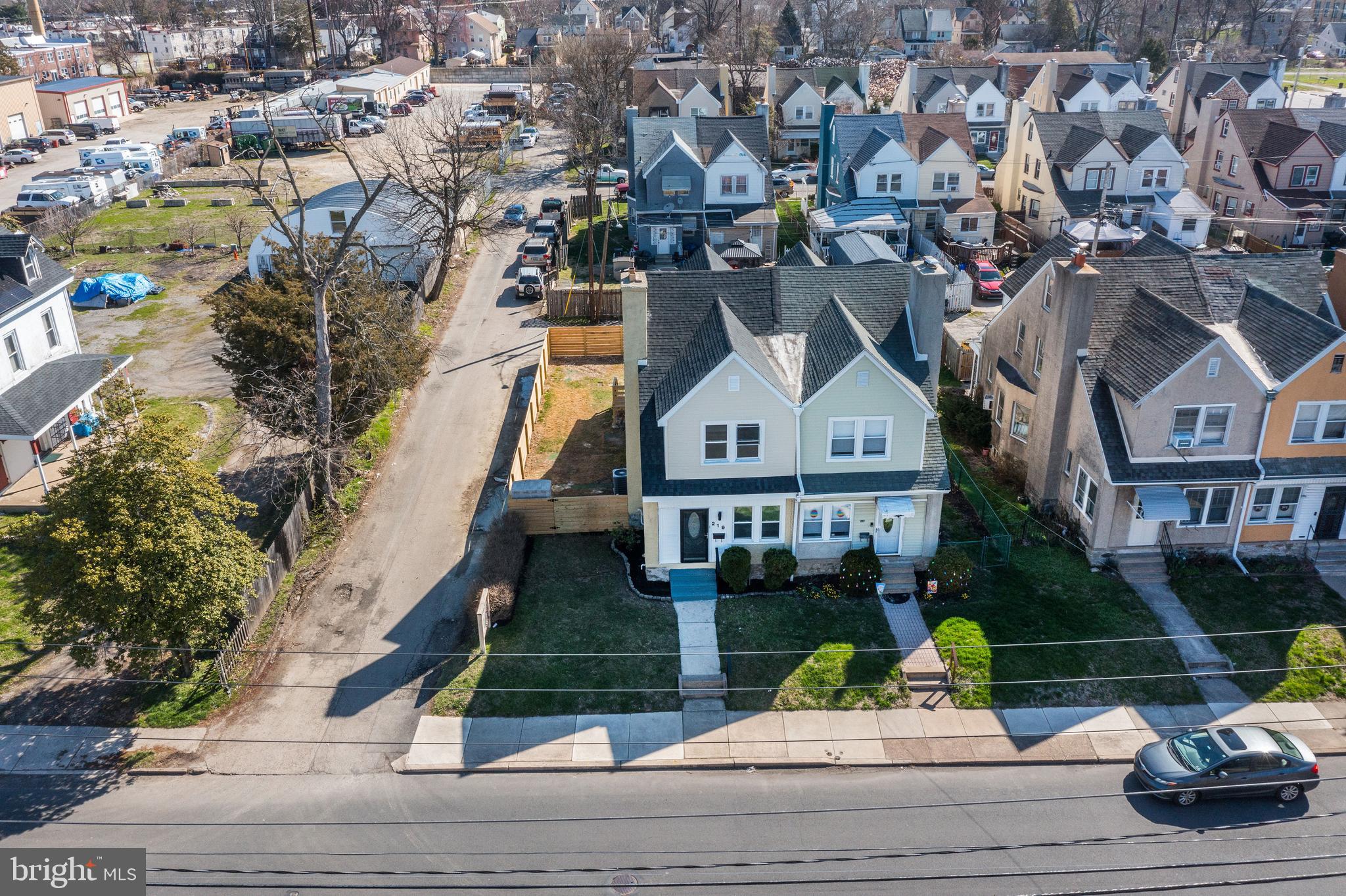 219 N WYCOMBE AVENUE