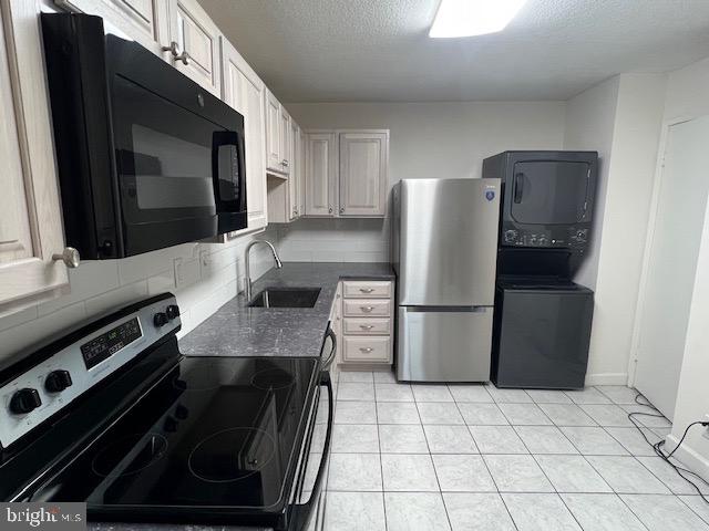 WATERGATE AT LANDMARK - Residential Lease