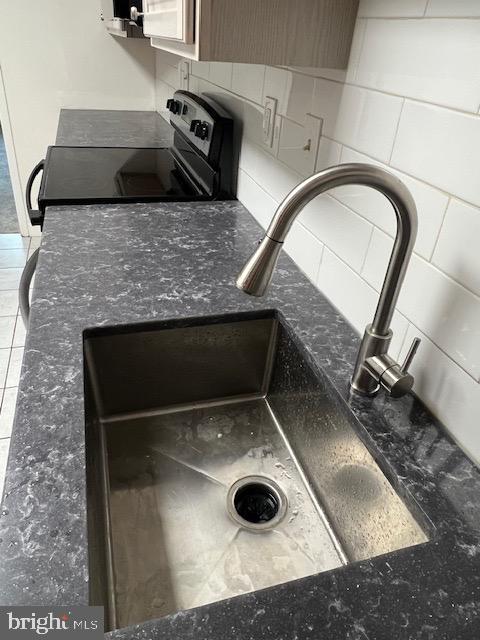 WATERGATE AT LANDMARK - Residential Lease