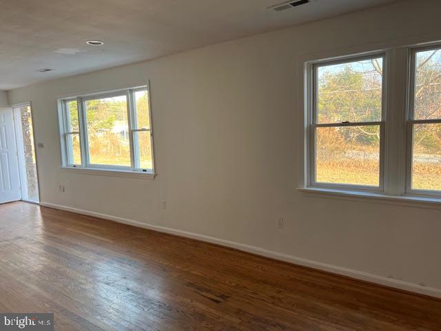 FLORIS DOWNS - Residential Lease