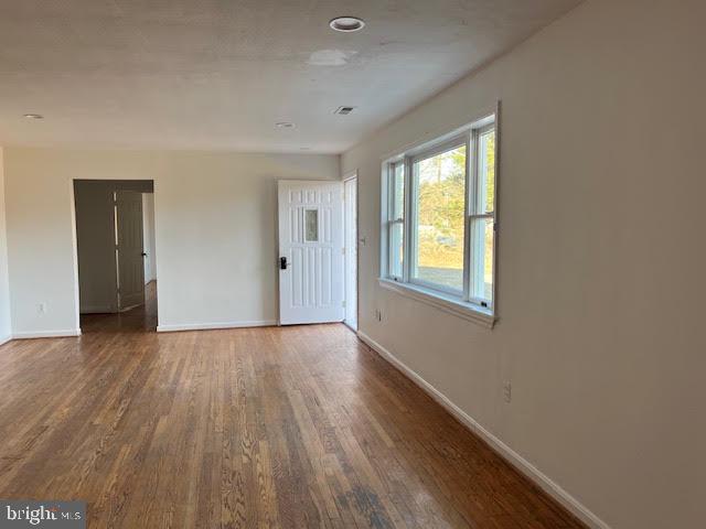 FLORIS DOWNS - Residential Lease