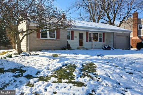 1980 LARCH AVENUE EAST PETERSBURG PA 17520