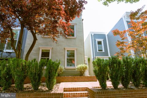 Townhouse For Sale - 524 6th Street<br/> WASHINGTON, DC 20003