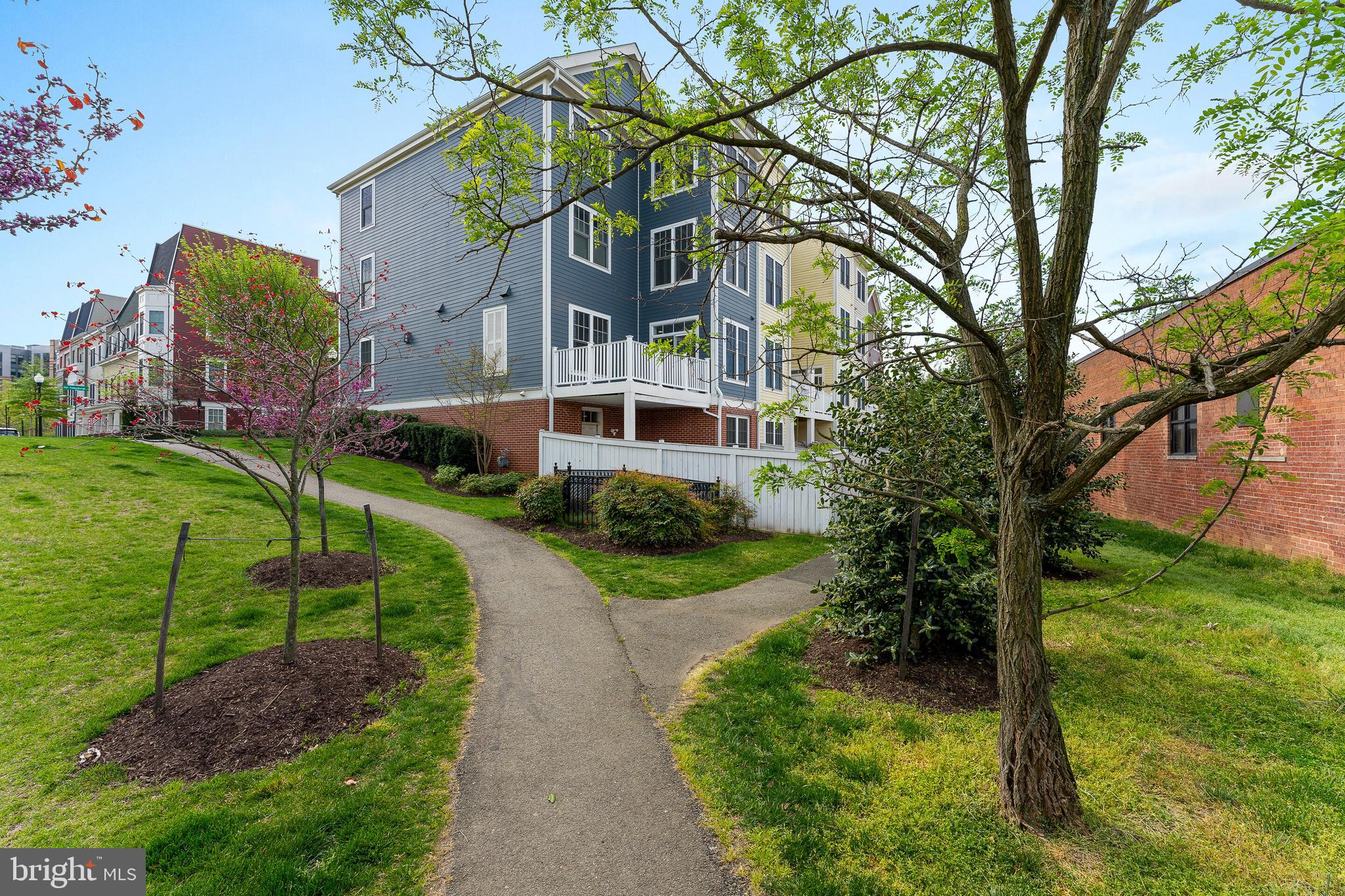 POTOMAC YARD - Residential