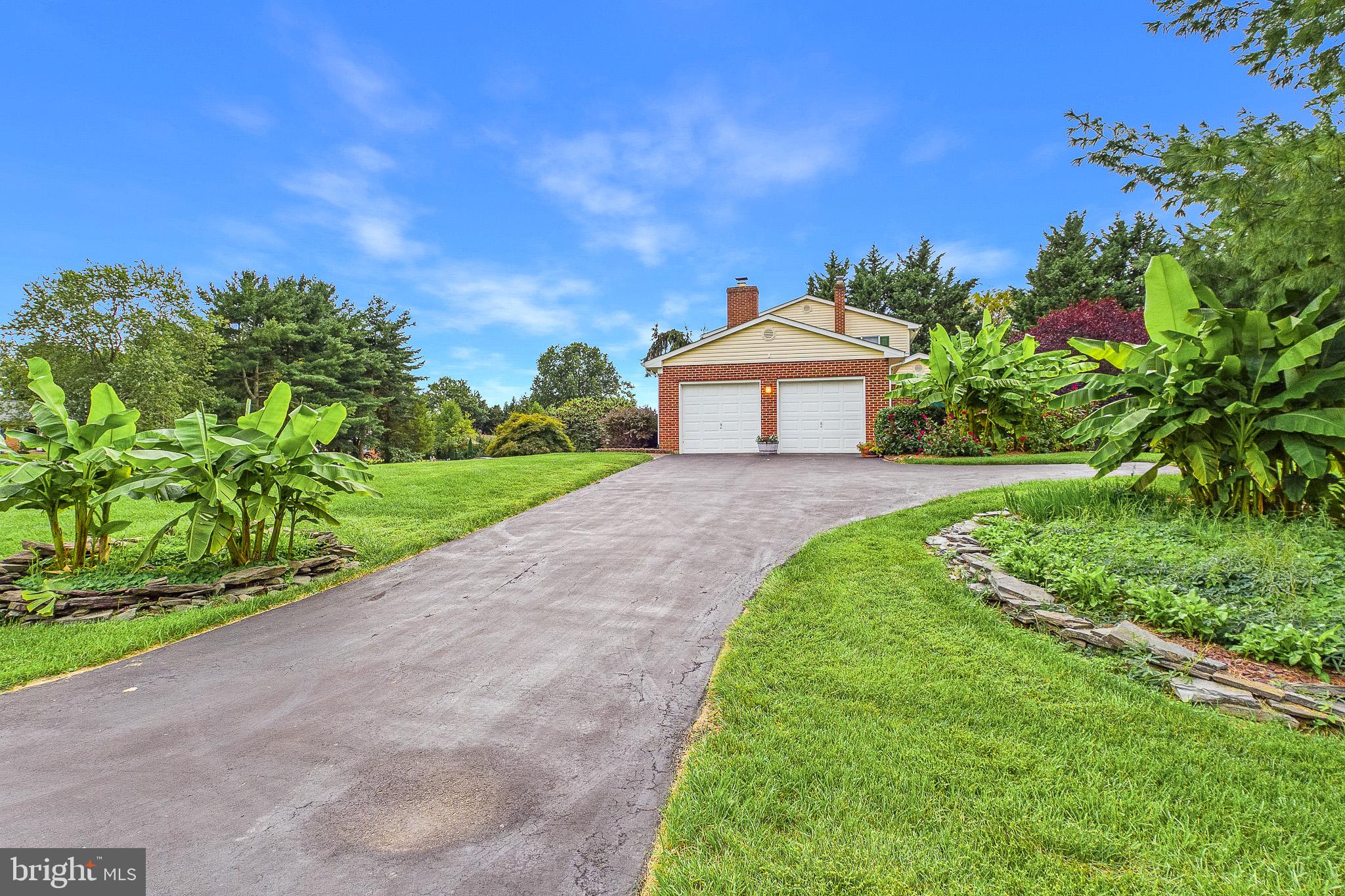 320 GREAT OAK DRIVE