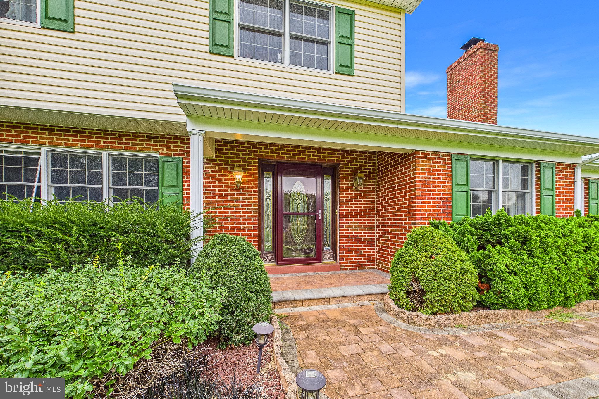320 GREAT OAK DRIVE