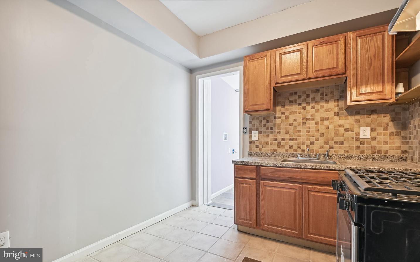 EDMONDSON VIILLAGE - Residential Lease