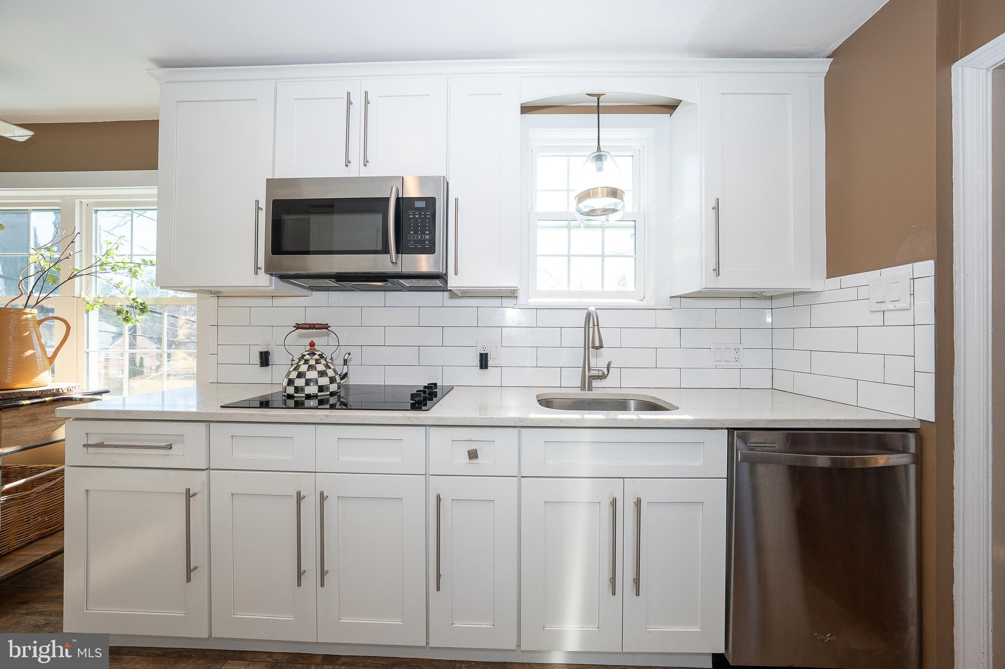 518 GLEN ARBOR DRIVE