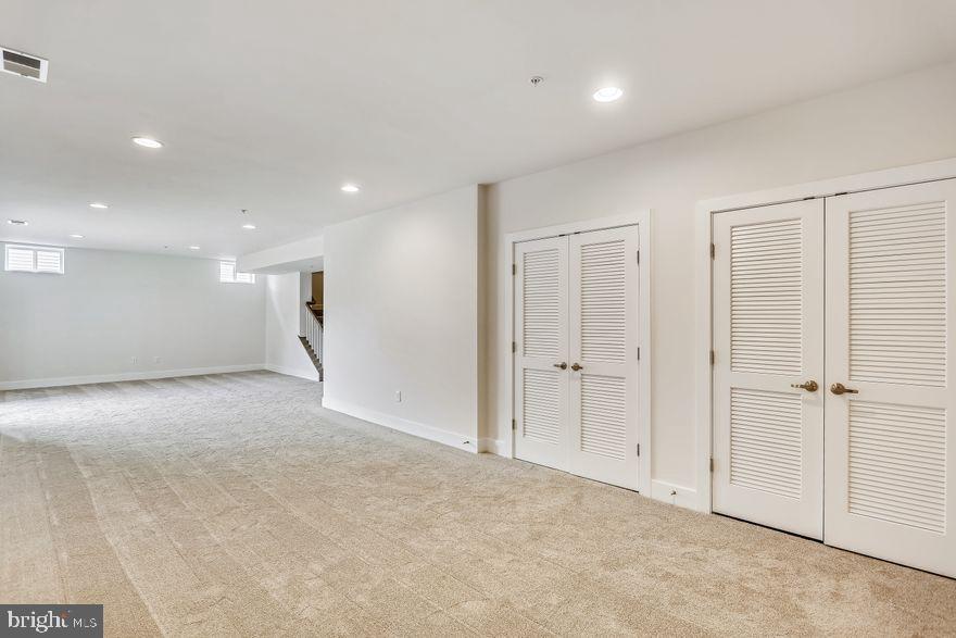 GAITHERSBURG OUTSIDE - Residential