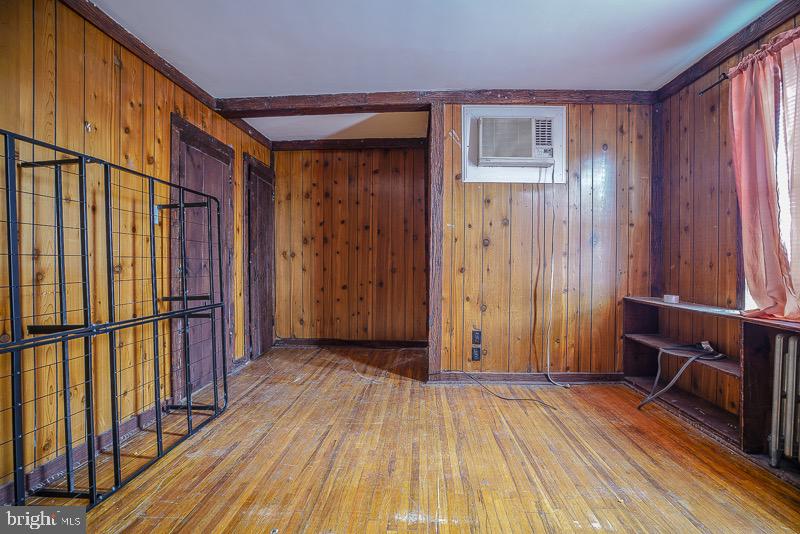 HOLMESBURG - Residential Lease