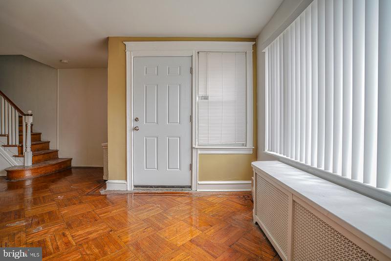 HOLMESBURG - Residential Lease