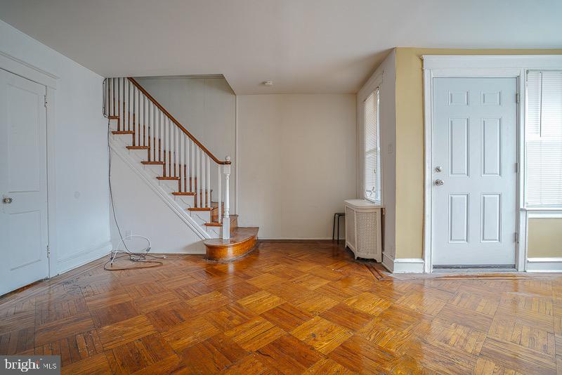 HOLMESBURG - Residential Lease