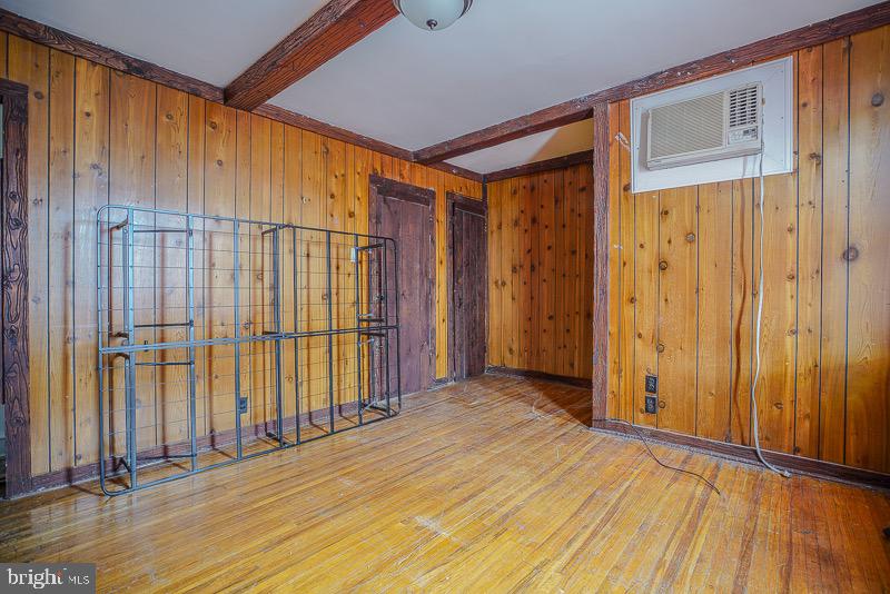 HOLMESBURG - Residential Lease