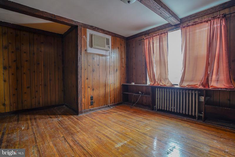 HOLMESBURG - Residential Lease