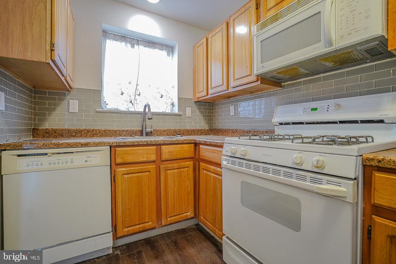 HOLMESBURG - Residential Lease