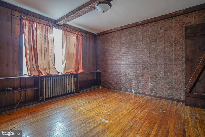 HOLMESBURG - Residential Lease
